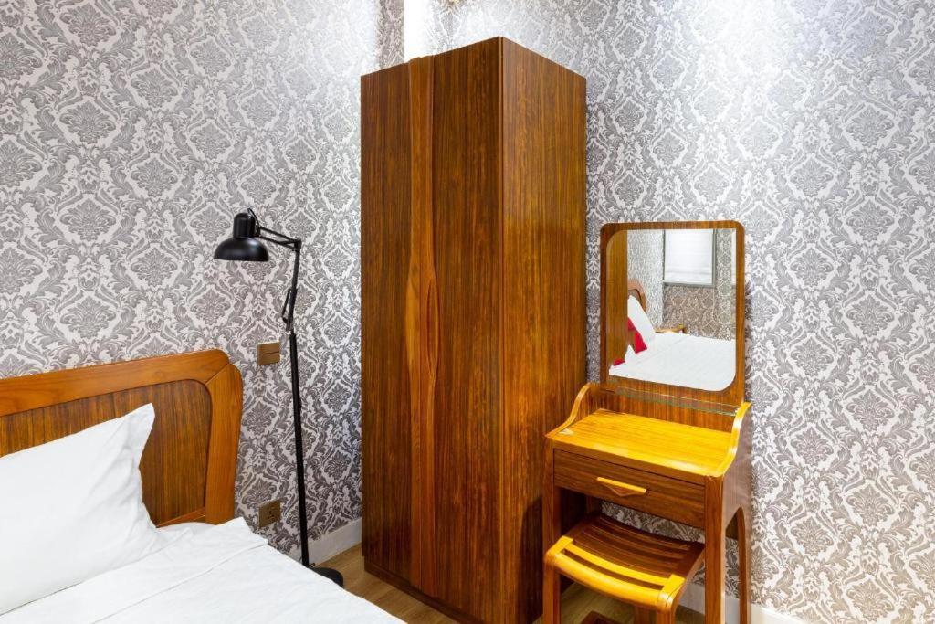 Spring Airport Hotel Ho Chi Minh-stad Buitenkant foto